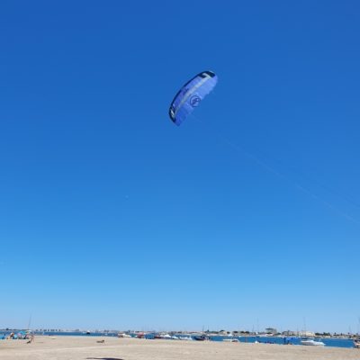 Apprendre le Kitesurf dans le Vent Léger : Une Expérience Inoubliable avec B&Bob Kiteboarding 3 Apprendre le Kitesurf dans le Vent Léger : Une Expérience Inoubliable avec B&Bob Kiteboarding 1